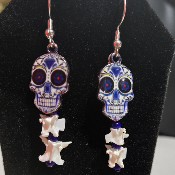 Jewelry made with Snake Vertebrae - Picture 4 of 16